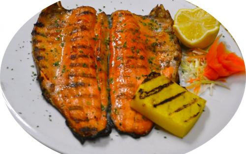 trota salmonata, proprio allevamento, fresca